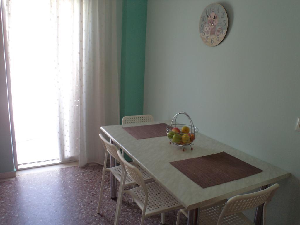 Maria Apartments Paralia Dionysiou Quarto foto