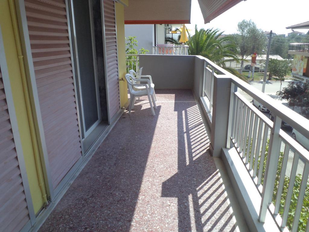 Maria Apartments Paralia Dionysiou Exterior foto
